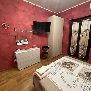 Camera grande con letto king size